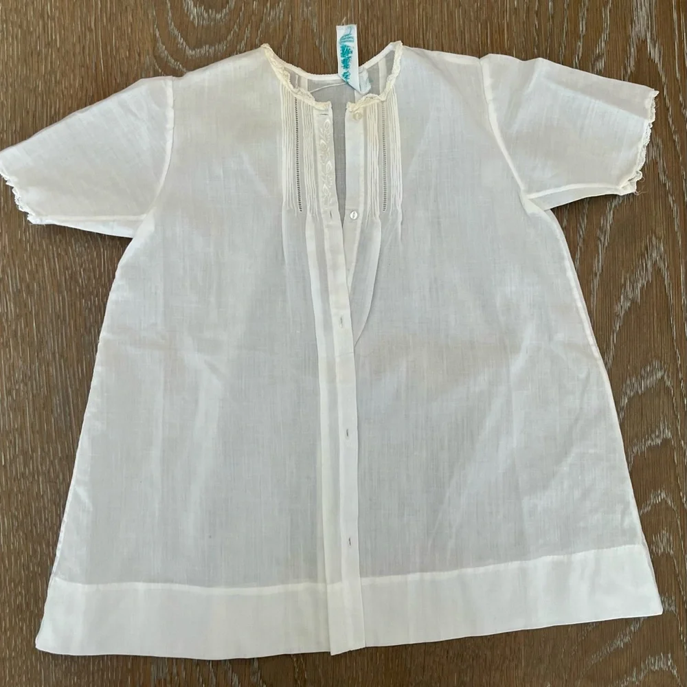 Feltman Bros Vintage white baby gown with overcoat white buttons infant 0-3 mos‎